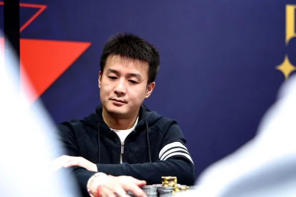 EPT Paris: Hu dreams big at the PS Open final table, 12 Italians in the PS Open HR